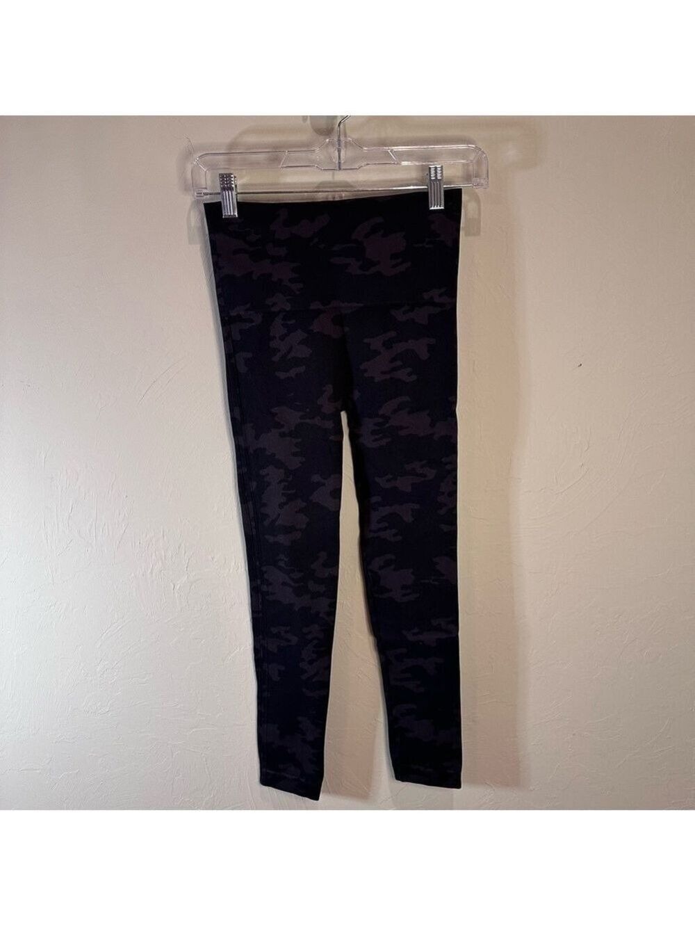 Spanx Look at Me Now Leggings Size Small